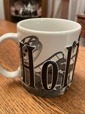Hollywood 3-D Black and White Coffee Cup Mug 19 ounces by Americaware